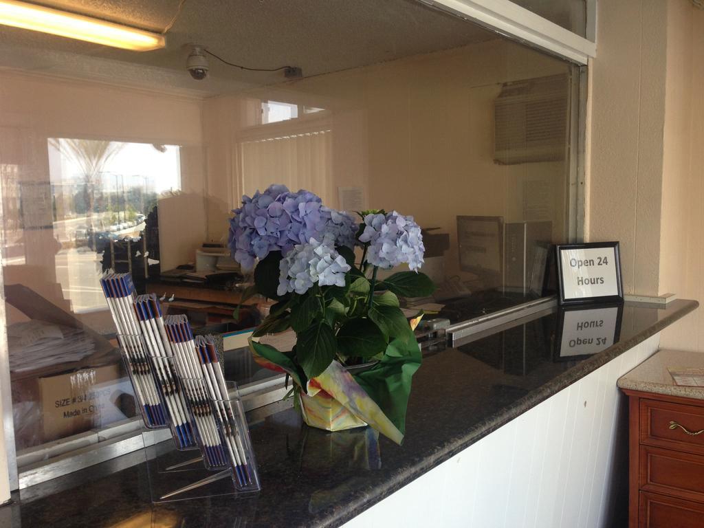 Americas Best Value Inn - Downtown Oakland/Lake Merritt Esterno foto